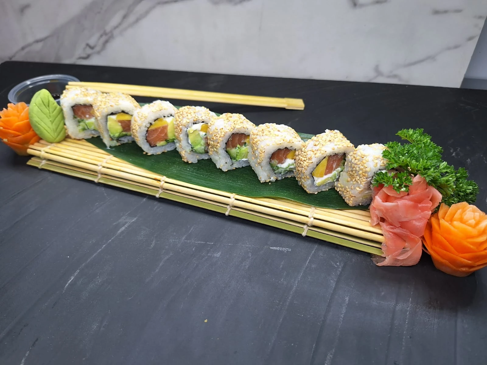 Salmon Ura Maki